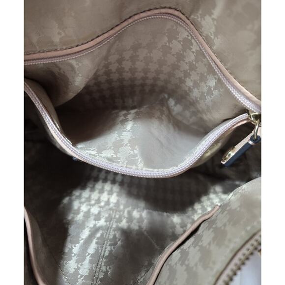 Karl Lagerfeld Paris Leather Hobo Shoulder Bag GiGi Soft Quilted Blush Pink - Picture 16 of 16